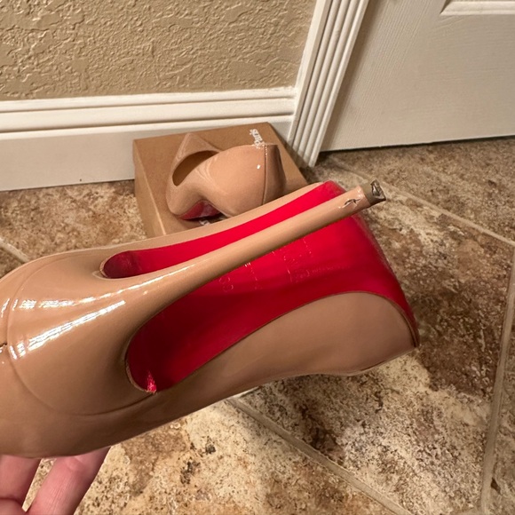 Christian Louboutin Pigalle Follies 100 Patent Nude - Picture 2 of 11